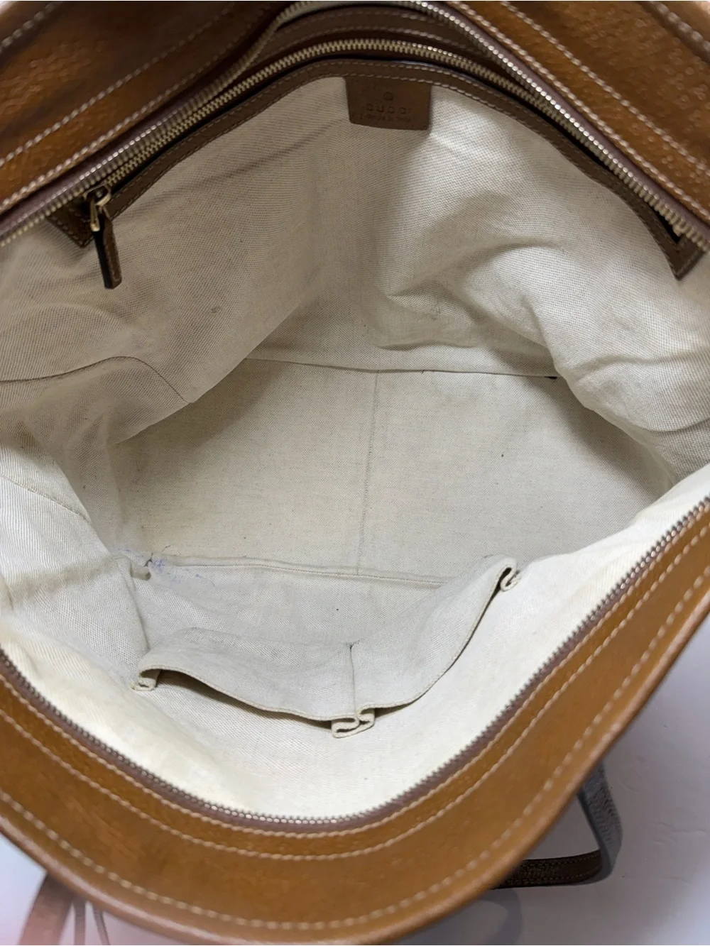 Gucci Brown GG Supreme Canvas Tote strap reenforced